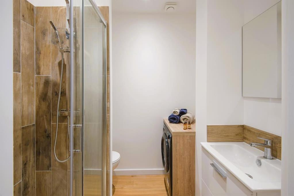 Spacious T2 Near The Halles And The Harbour Toulon Bagian luar foto