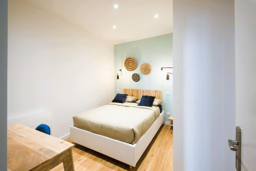 Spacious T2 Near The Halles And The Harbour Toulon Bagian luar foto